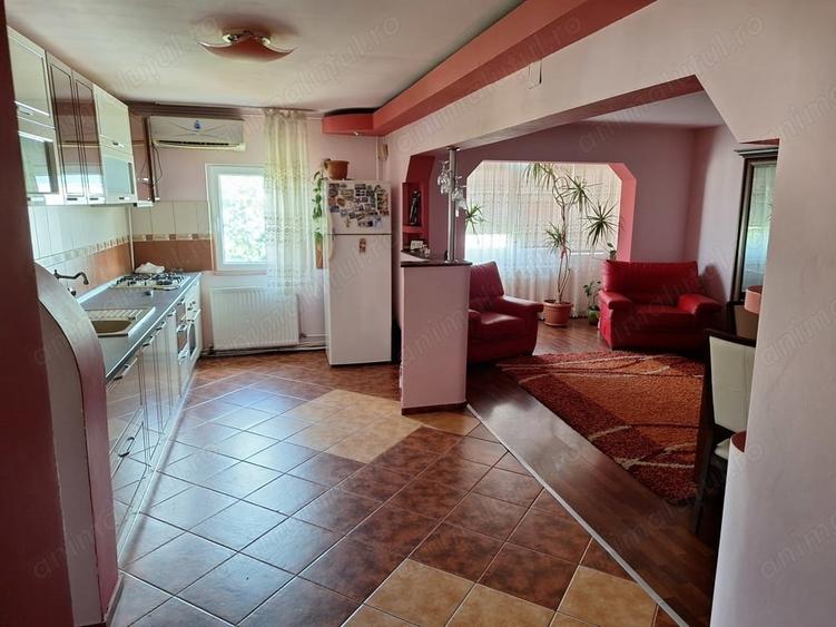 Apartament cu 4 camere decomandat în Central