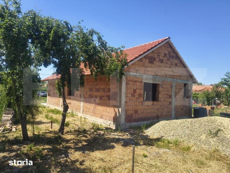 Casă cu 3 camere cu Teren 1500 Mp în Central