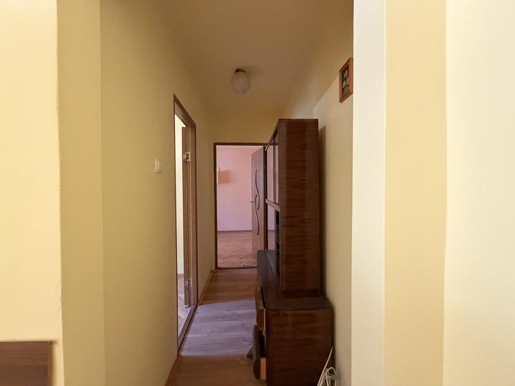 Apartament cu 3 camere semidecomandat în Circumvalațiunii