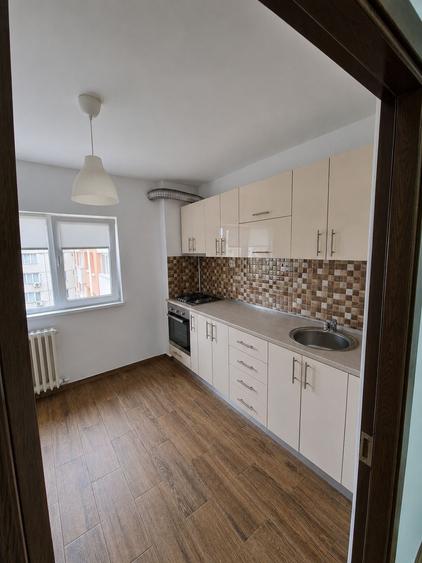 Apartament cu 2 camere semidecomandat în Teiul Doamnei