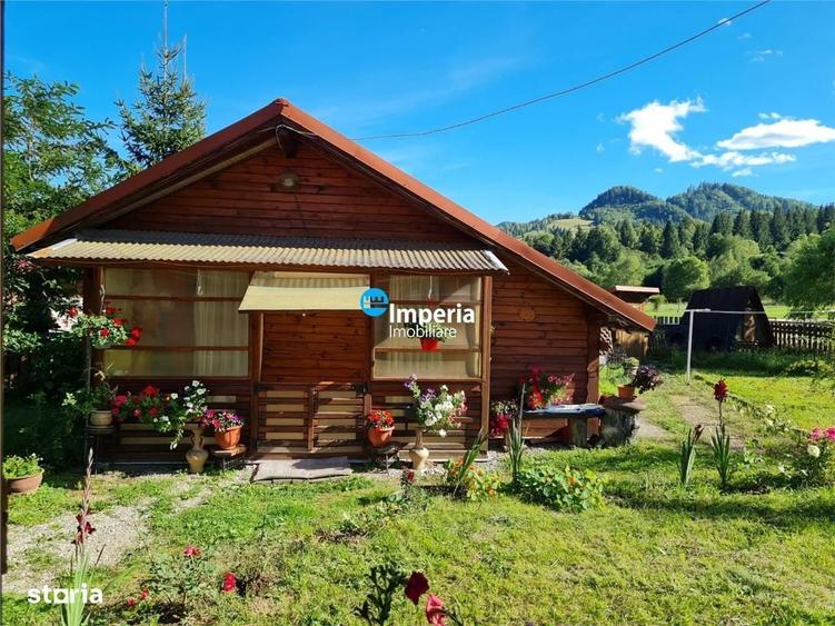 Campulung Moldovenesc, zona Cucoara | 4.544 mp teren | 2 casute locuib - 4