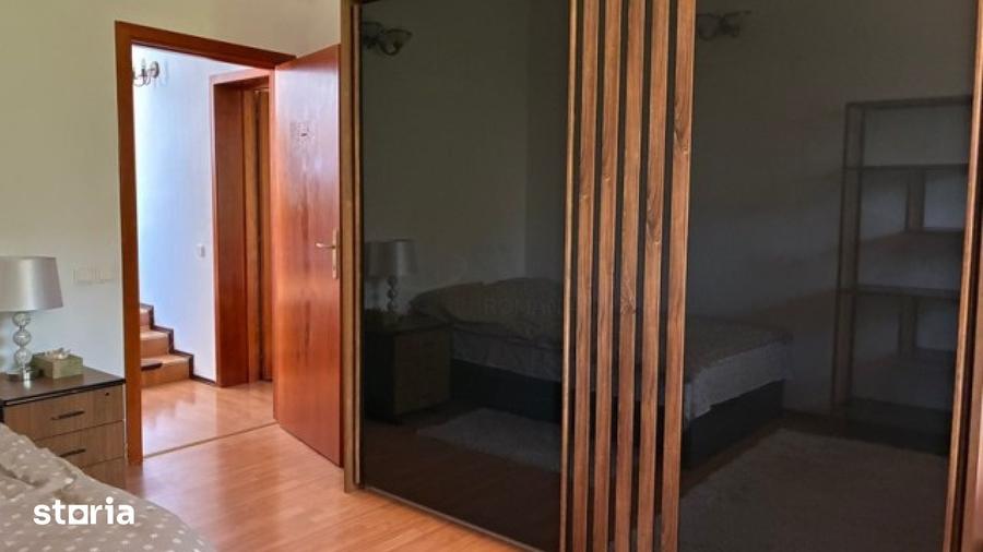 Casă cu 5 camere decomandat cu Teren 500 Mp în Central