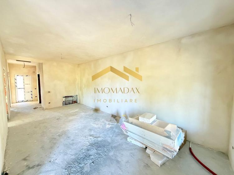 Duplex cu 3 camere cu Canalizare în Utvin