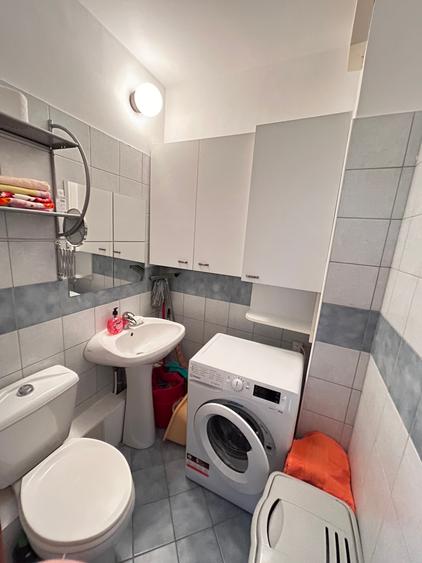 Apartament cu 3 camere decomandat în 13 Septembrie