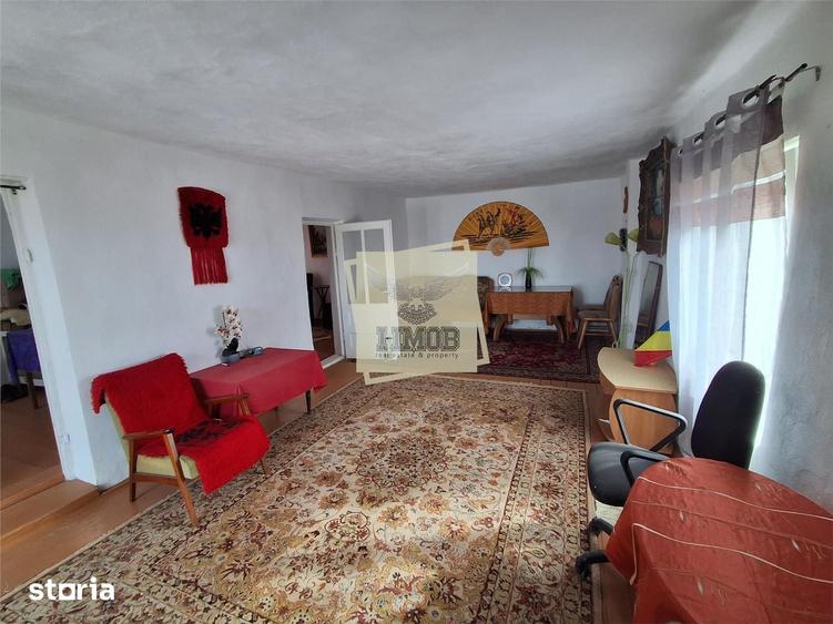 Casă cu 3 camere cu Teren 1850 Mp în Șelimbăr