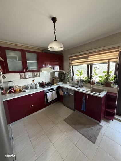 Casă cu 4 camere cu Teren 200 Mp în Central