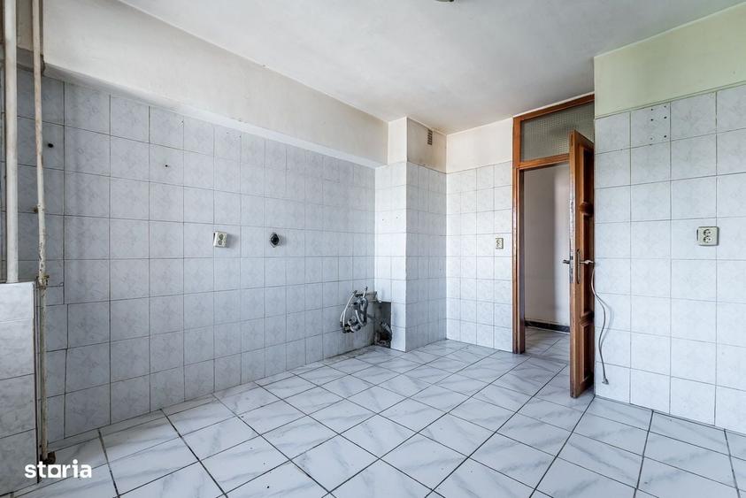 Apartament cu 4 camere decomandat în Aurel Vlaicu