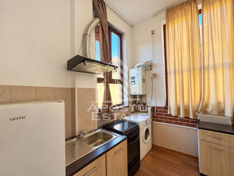 Apartament cu 3 camere semidecomandat, mobilat în Iosefin