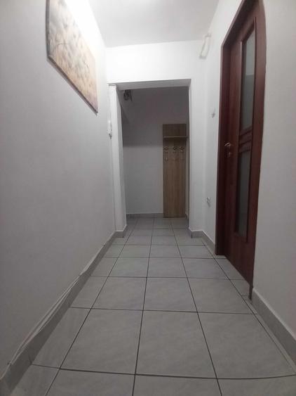 Apartament cu 3 camere semidecomandat în Fortuna