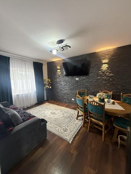 Apartament cu 3 camere în Putna
