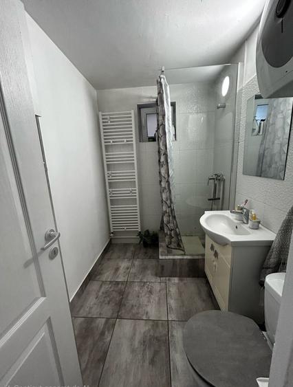 Apartament cu 3 camere decomandat în Bâlc