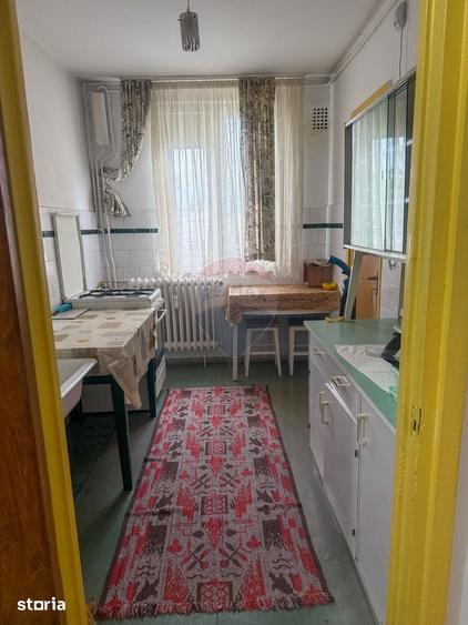 Apartament cu 4 camere decomandat în Titan