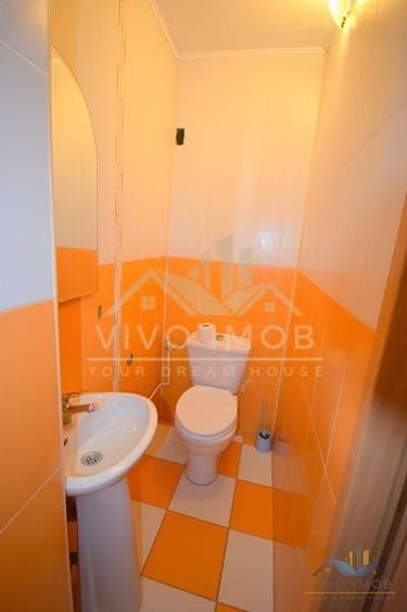 Apartament cu 3 camere semidecomandat în Titan