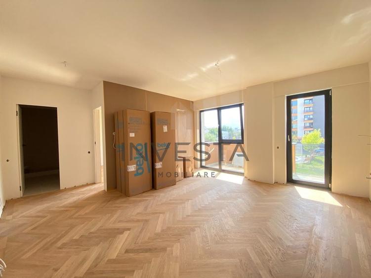 Apartament cu 3 camere semidecomandat în Între Lacuri
