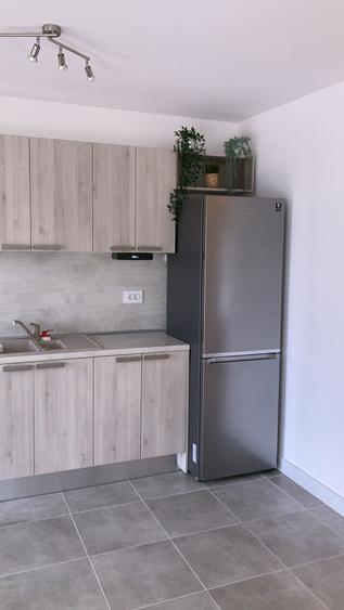 Apartament cu 2 camere semidecomandat în P-ta Presei Libere