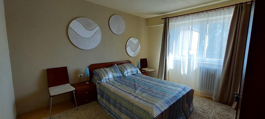 Apartament cu 2 camere decomandat în Boema