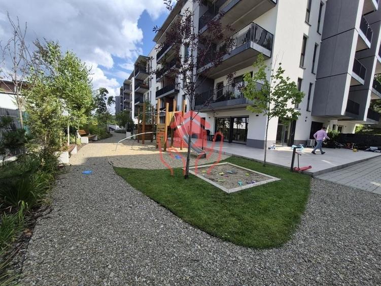 Apartament cu 3 camere decomandat, mobilat în Doamna Ghica