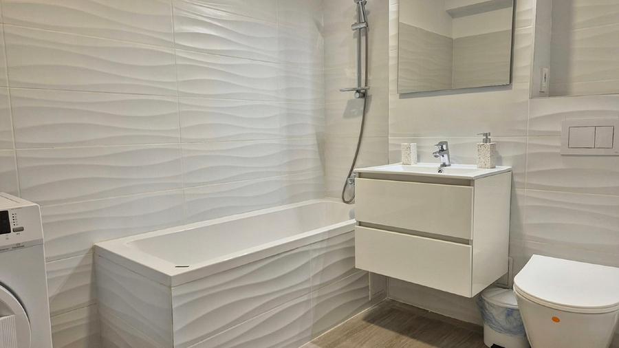 Apartament cu 2 camere decomandat în Triaj