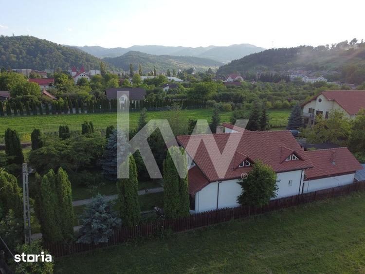 Casă cu 6 camere cu Teren 2803 Mp în Coman