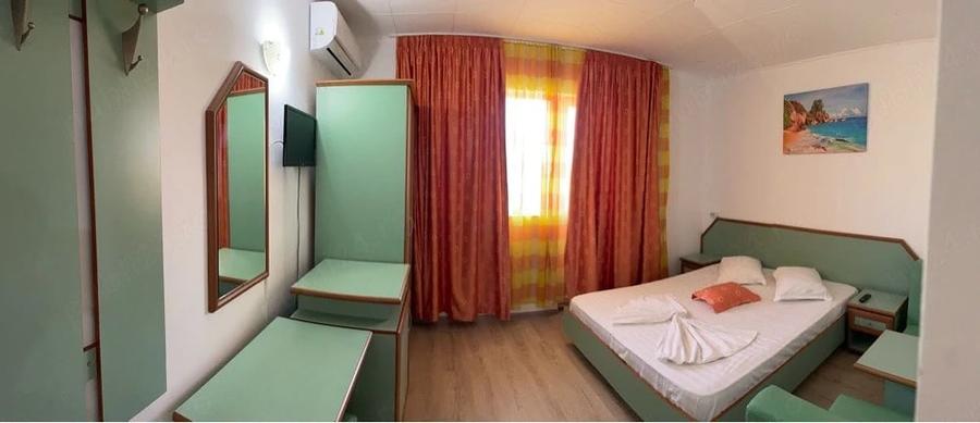 Casă cu 17 camere cu Teren 1000 Mp în Central