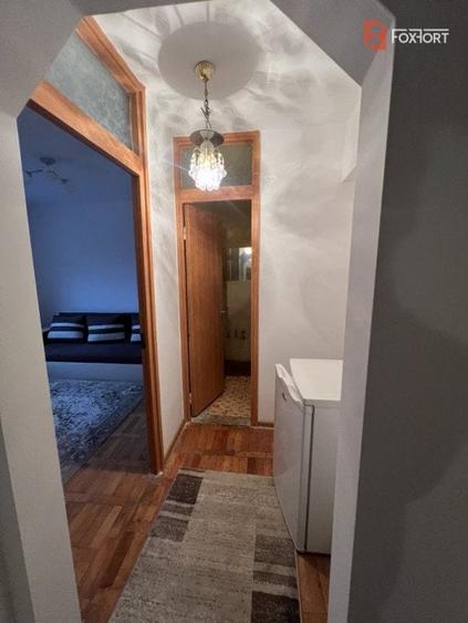 Apartament cu 4 camere decomandat, mobilat în Girocului