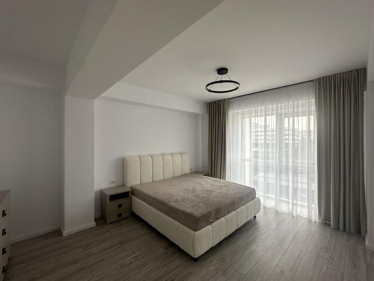 Apartament cu 3 camere semidecomandat, mobilat în Copou