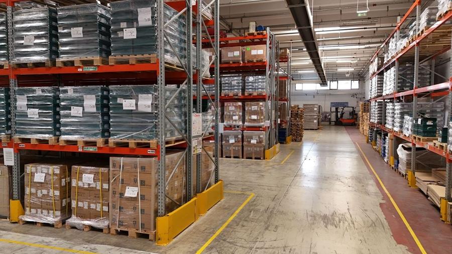 Spațiu industrial, de 2,077 mp, în Vest
