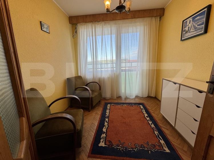 Apartament cu 4 camere decomandat, mobilat în Exterior Est