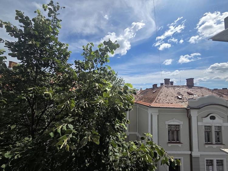 Garsonieră decomandată în Central