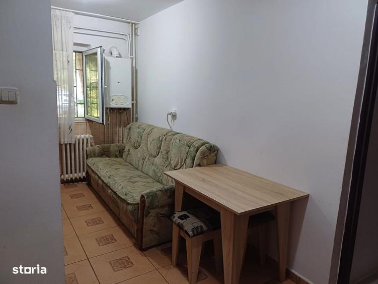 Apartament cu 2 camere decomandat în Galata