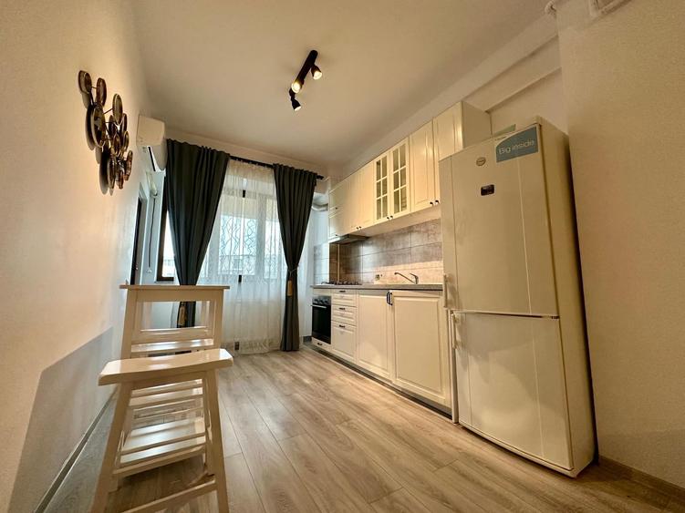 Apartament cu 2 camere decomandat în Central