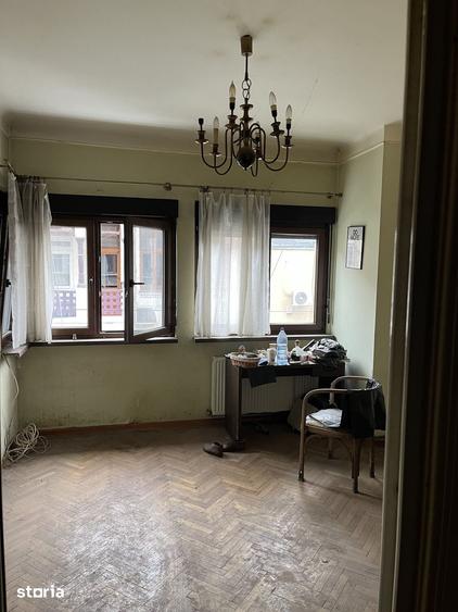 Apartament cu 3 camere în Centrul Civic