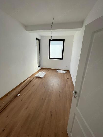 Casă cu 4 camere cu Teren 500 Mp în 1 Decembrie