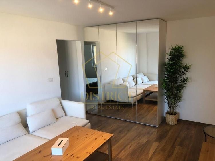 Apartament cu 2 camere semidecomandat, mobilat în Complex Studențesc