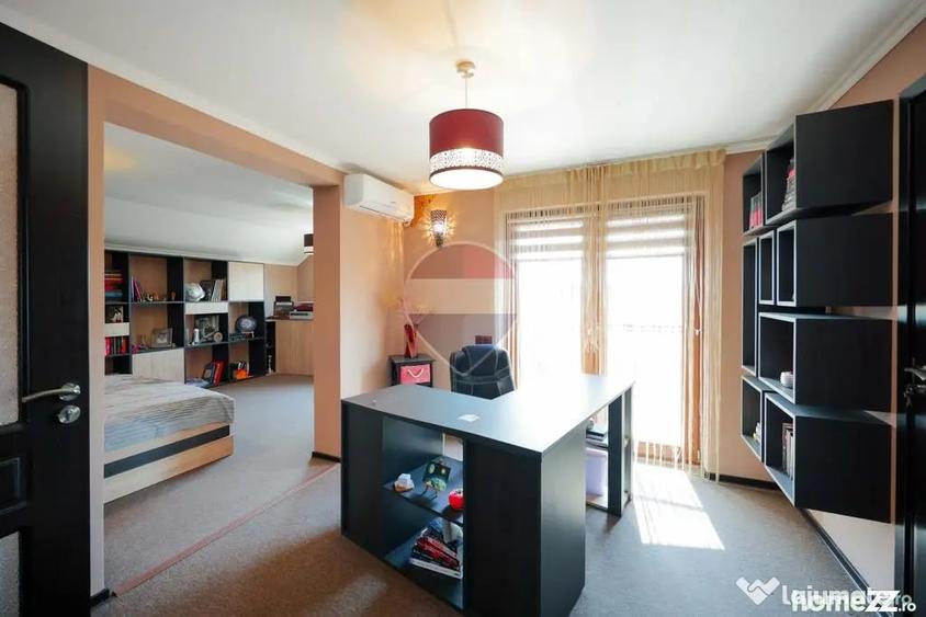 Casă cu 5 camere cu Teren 505 Mp în Central