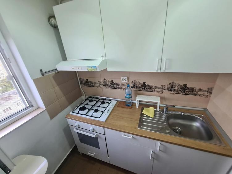 Garsonieră decomandată în Basarabia