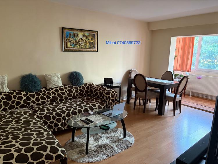 Apartament cu 3 camere decomandat în Central