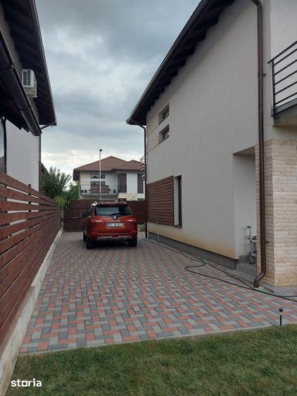 Casă cu 4 camere cu Teren 250 Mp în Central