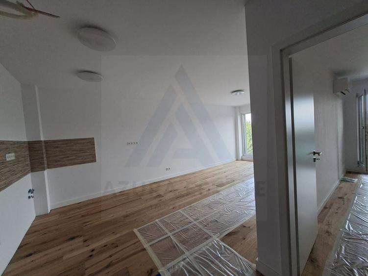 Apartament cu 3 camere decomandat în Cristian