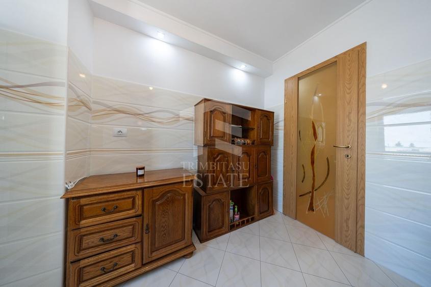 Apartament cu 3 camere decomandat, mobilat în Electroprecizia