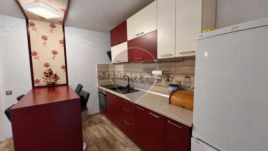 Apartament cu 3 camere semidecomandat în Iris