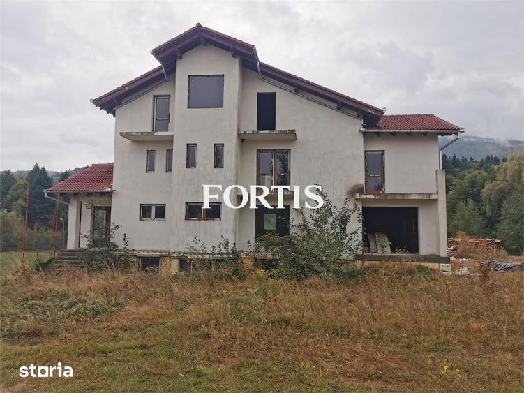 Casă cu Teren 800 Mp în Sâmbăta de Sus