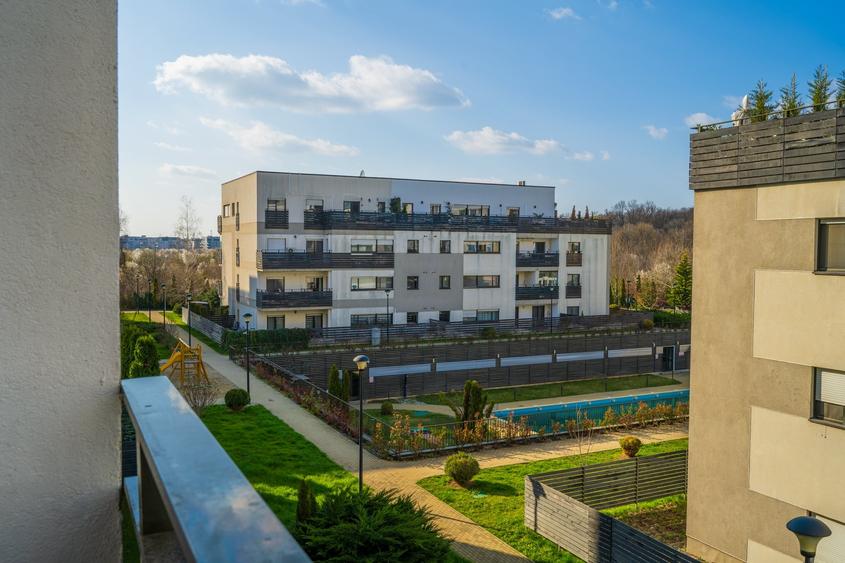 Apartament cu 3 camere decomandat în Băneasa