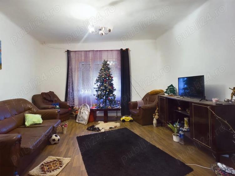 Casă cu 5 camere în Central