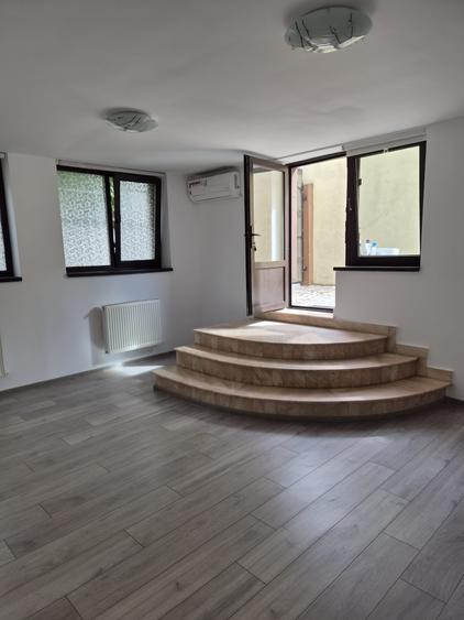 Apartament cu 3 camere decomandat în Obor