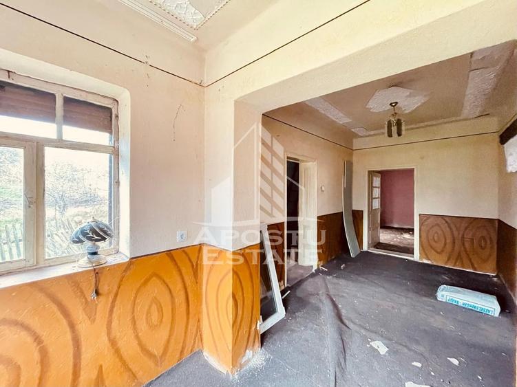 Casă individuală cu 6 camere cu Canalizare în Măgulicea