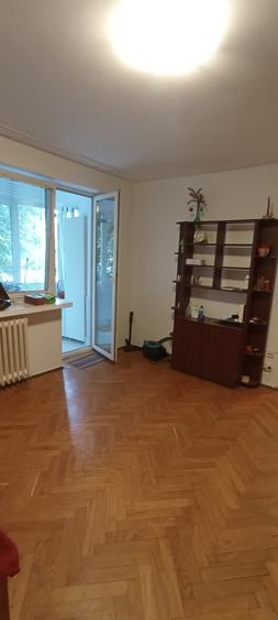 Apartament cu 3 camere decomandat în Dorobanți