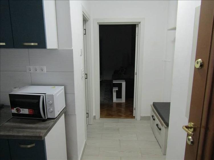 Apartament de închiriat – Zona Cedonia, etaj 1/4 - 7
