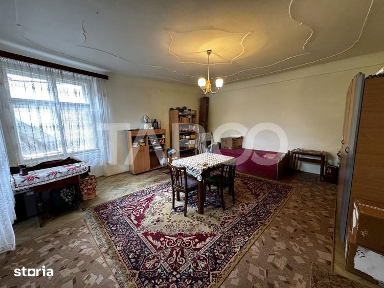 Apartament cu 3 camere decomandat, mobilat în Orașul de Jos