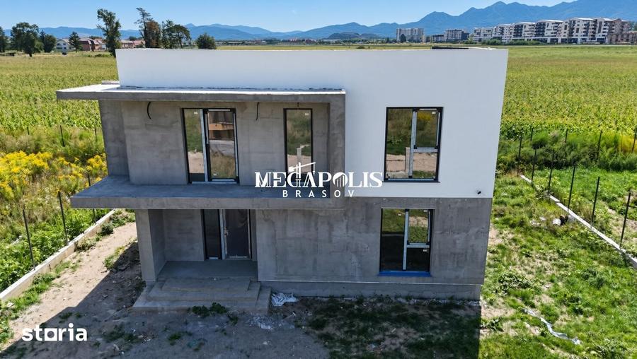 Casă cu 4 camere cu Teren 525 Mp în Sânpetru